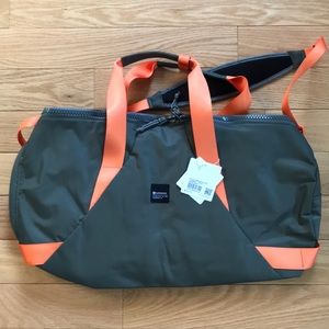 Lululemon All Day Essentials Duffle 32L *Grey Sage Orange Frappe